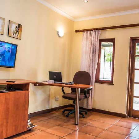 Tranquilo Resorts Лилонгве Экстерьер фото